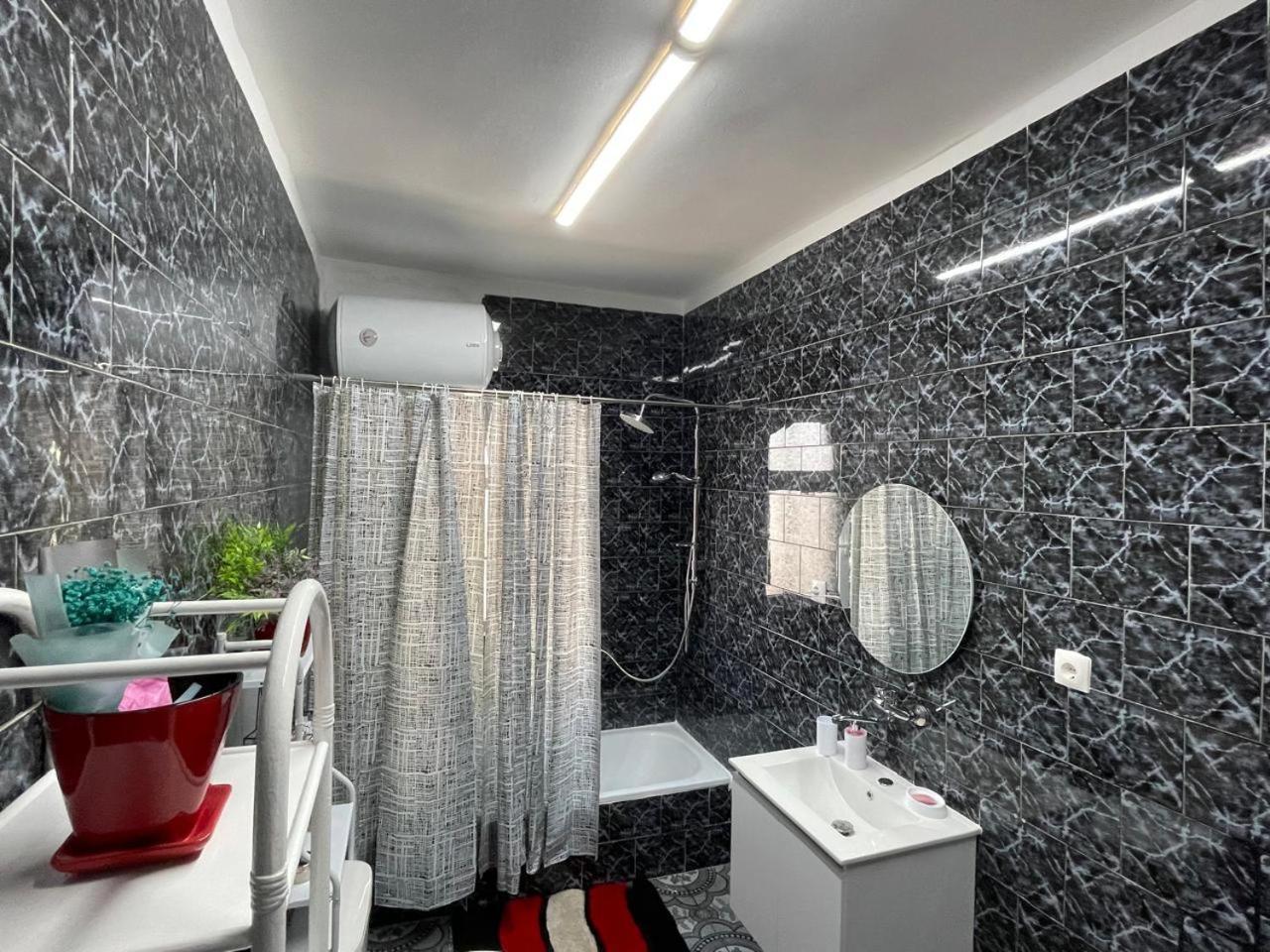 Oni Villa Tirana